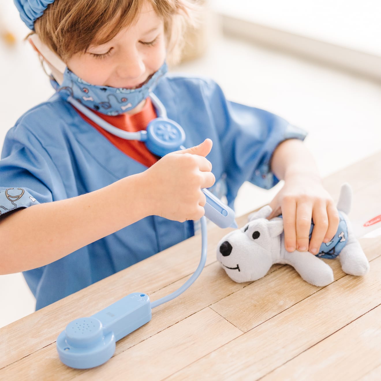 Melissa & Doug Veterinarian Role Play Costume Set - Image 2
