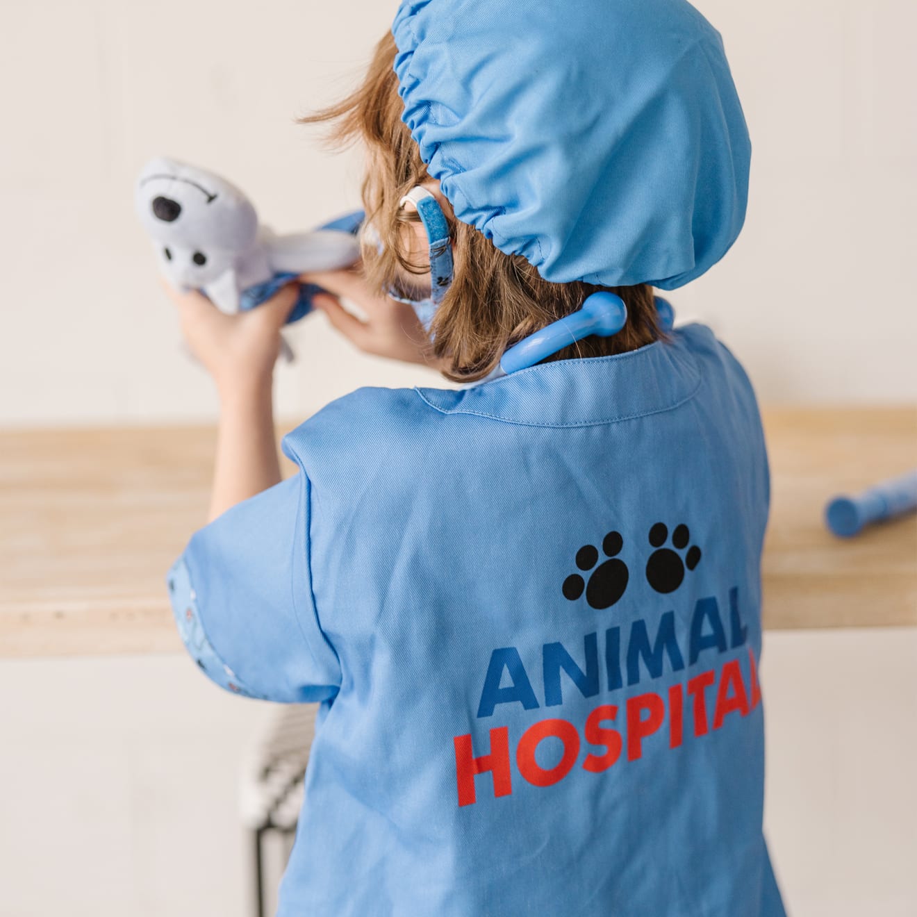 Melissa & Doug Veterinarian Role Play Costume Set - Image 7