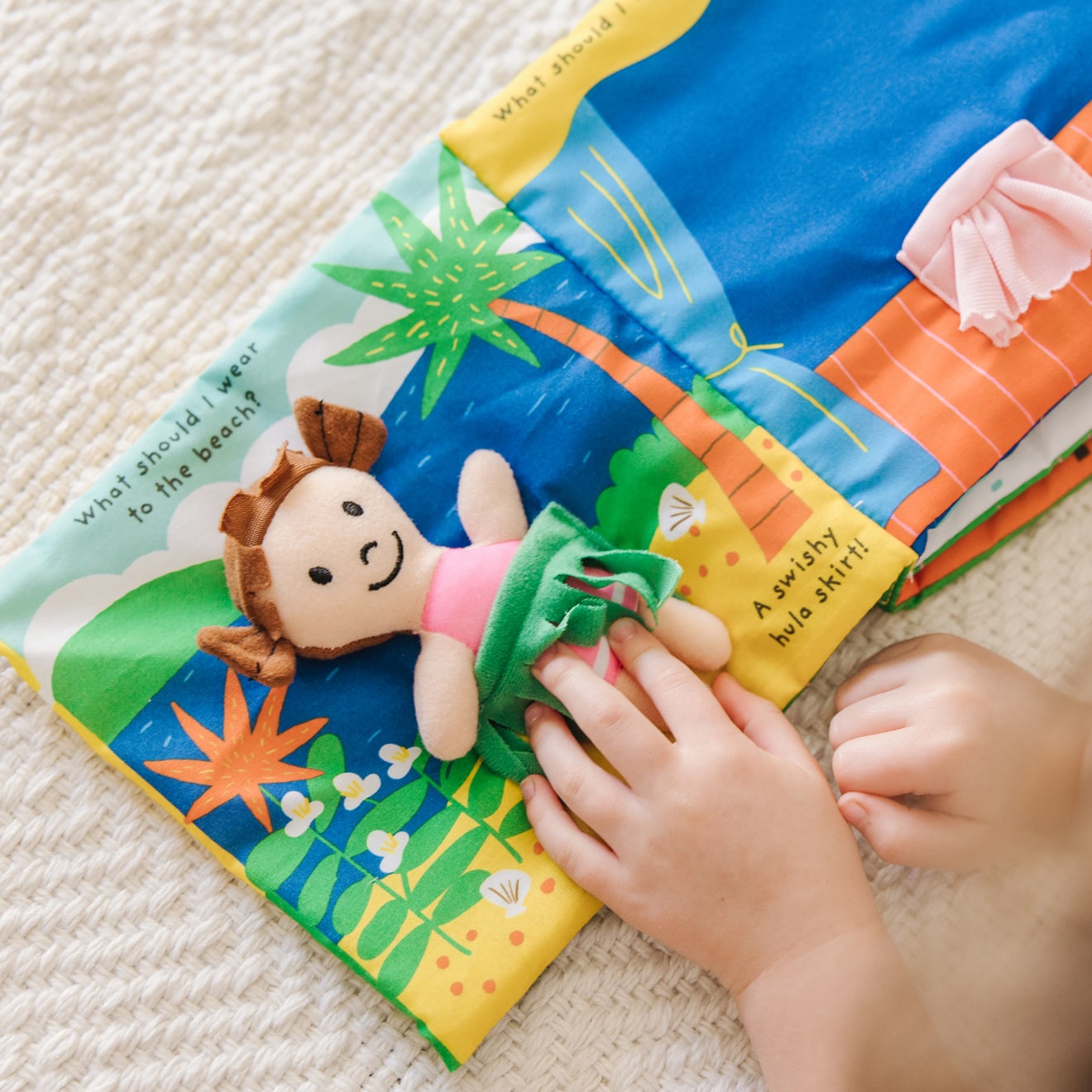 Melissa & Doug K??s Kids Soft Activity Book - What Should I Wear? - Image 6