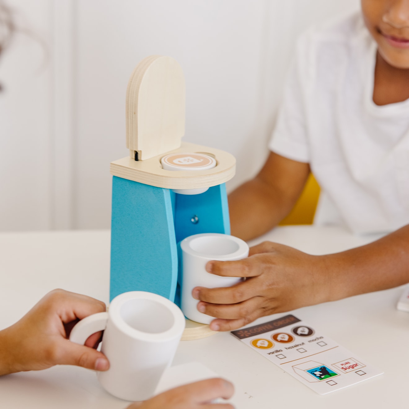 Melissa & Doug Wooden Brew & Serve Coffee Set - Image 9