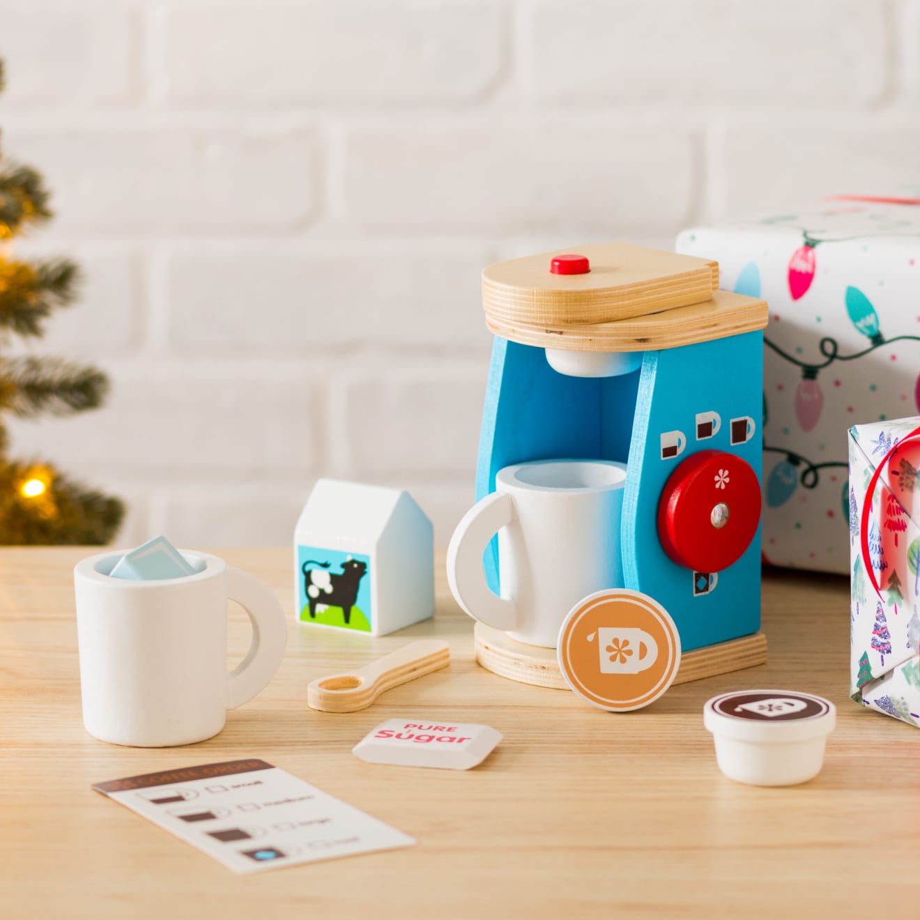 Melissa & Doug Wooden Brew & Serve Coffee Set - Image 4