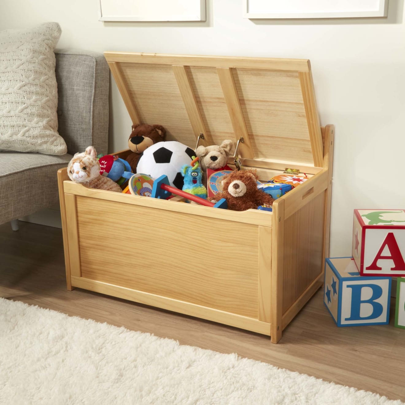Melissa & Doug Wooden Toy Chest (Honey) - Image 5