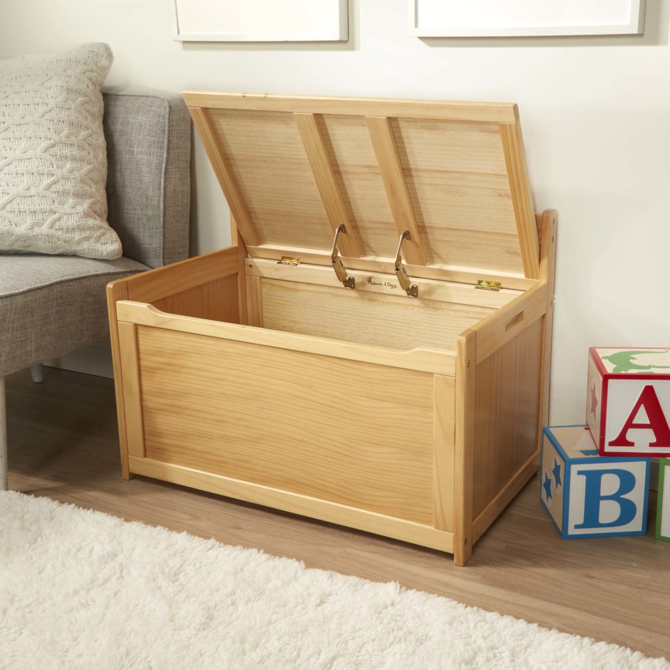Melissa & Doug Wooden Toy Chest (Honey) - Image 6