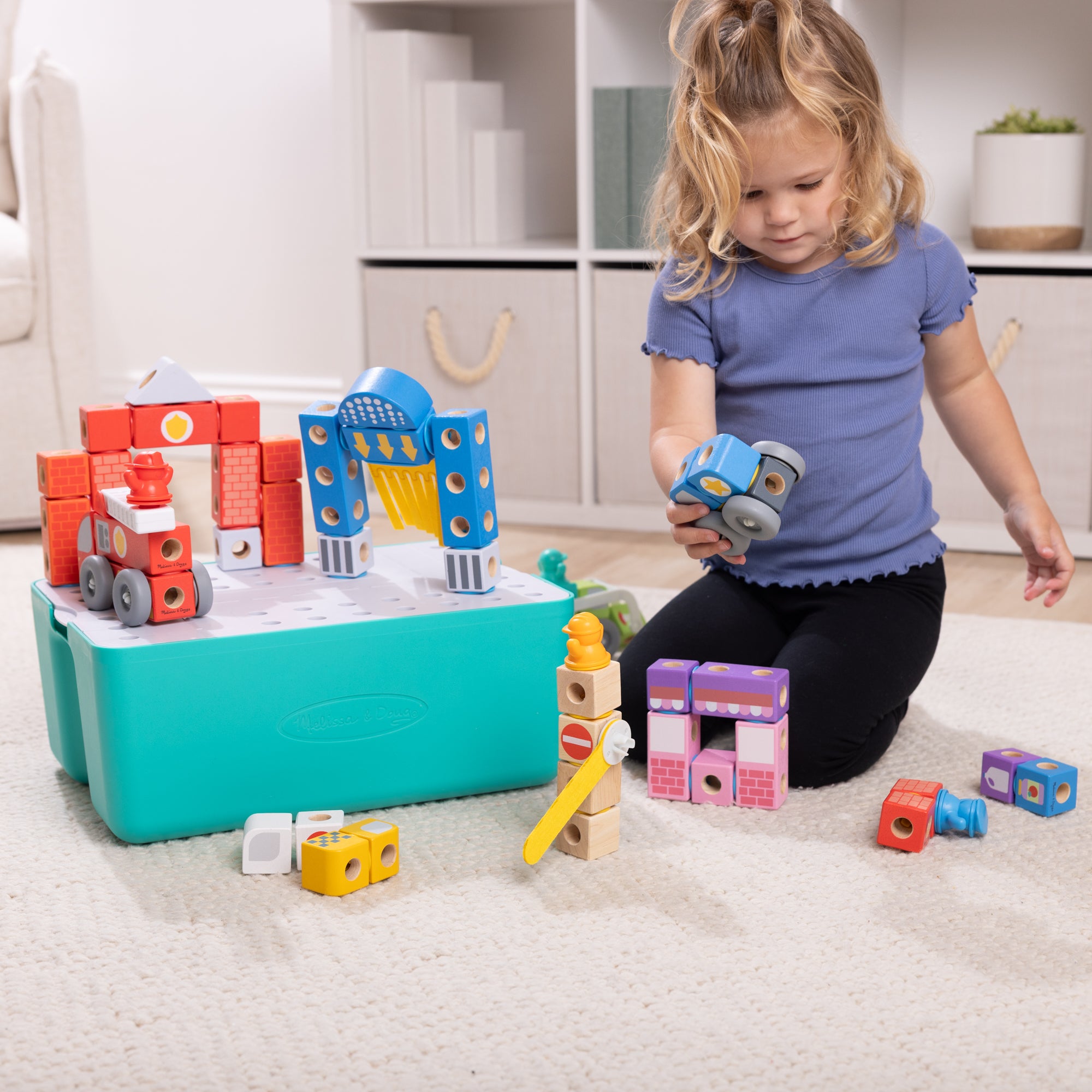 Melissa & Doug Blockables? City Deluxe Play Set - Image 6