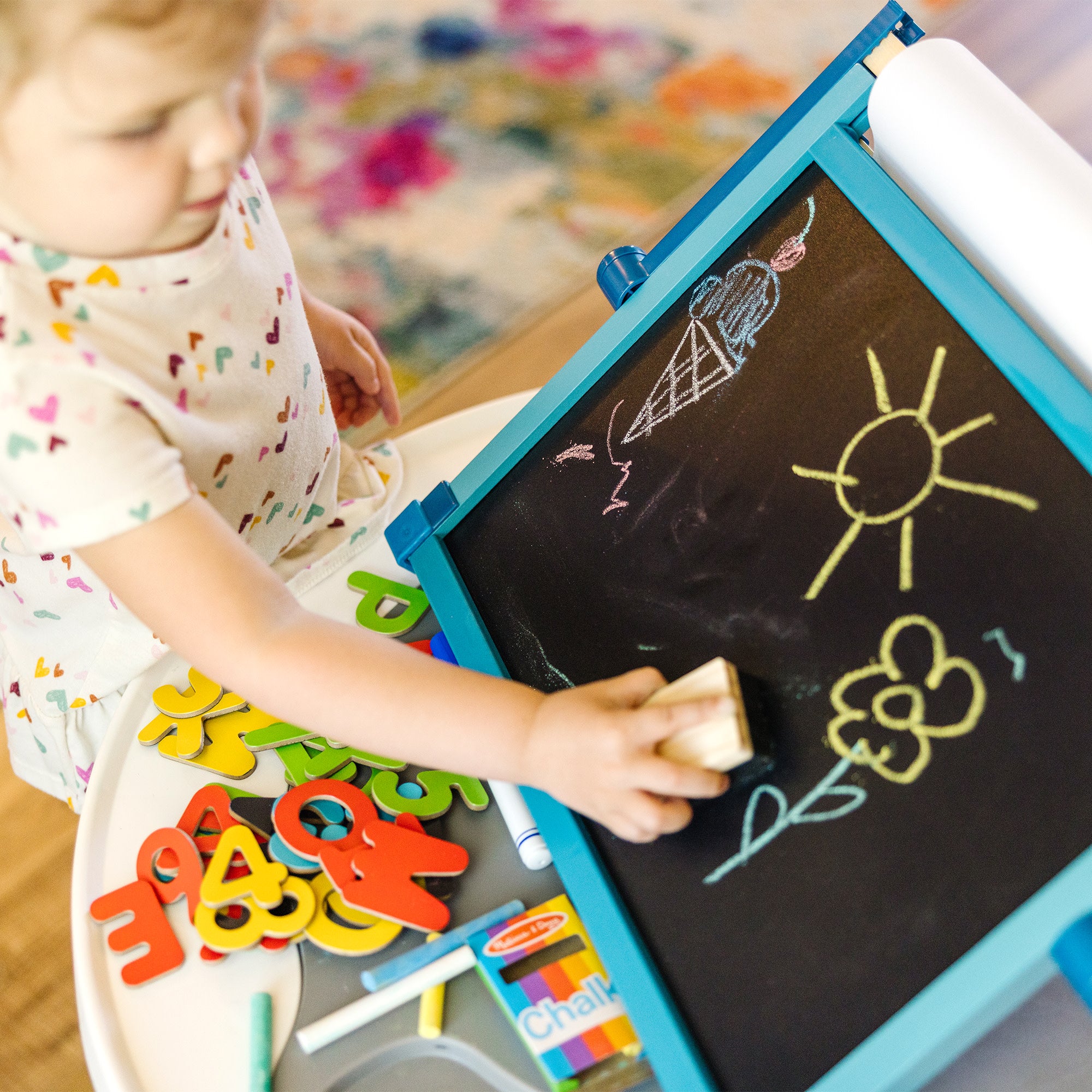 Melissa & Doug Double-Sided Magnetic Tabletop Easel - Image 7