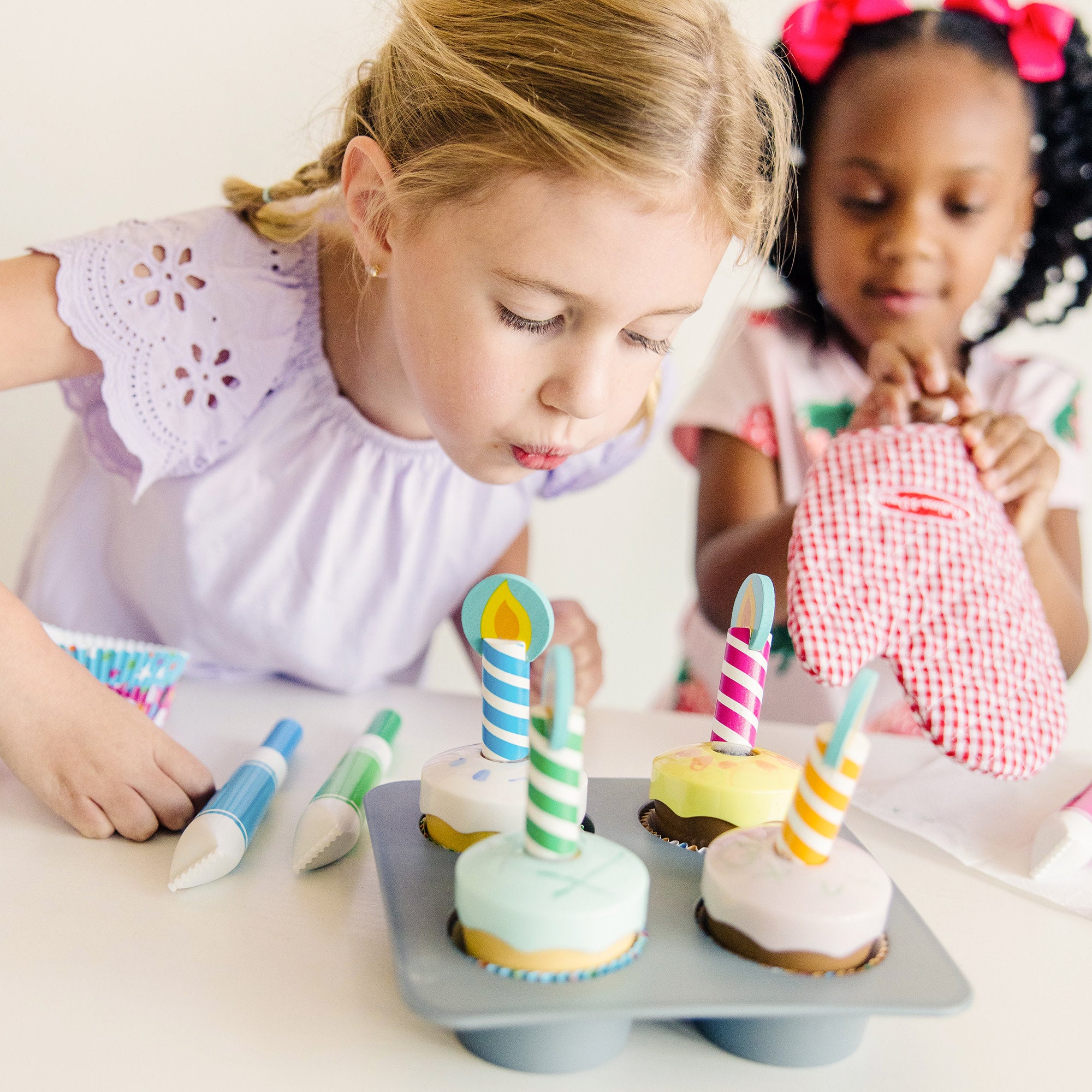 Melissa & Doug Bake & Decorate Wooden Cupcake Play Set - Image 5