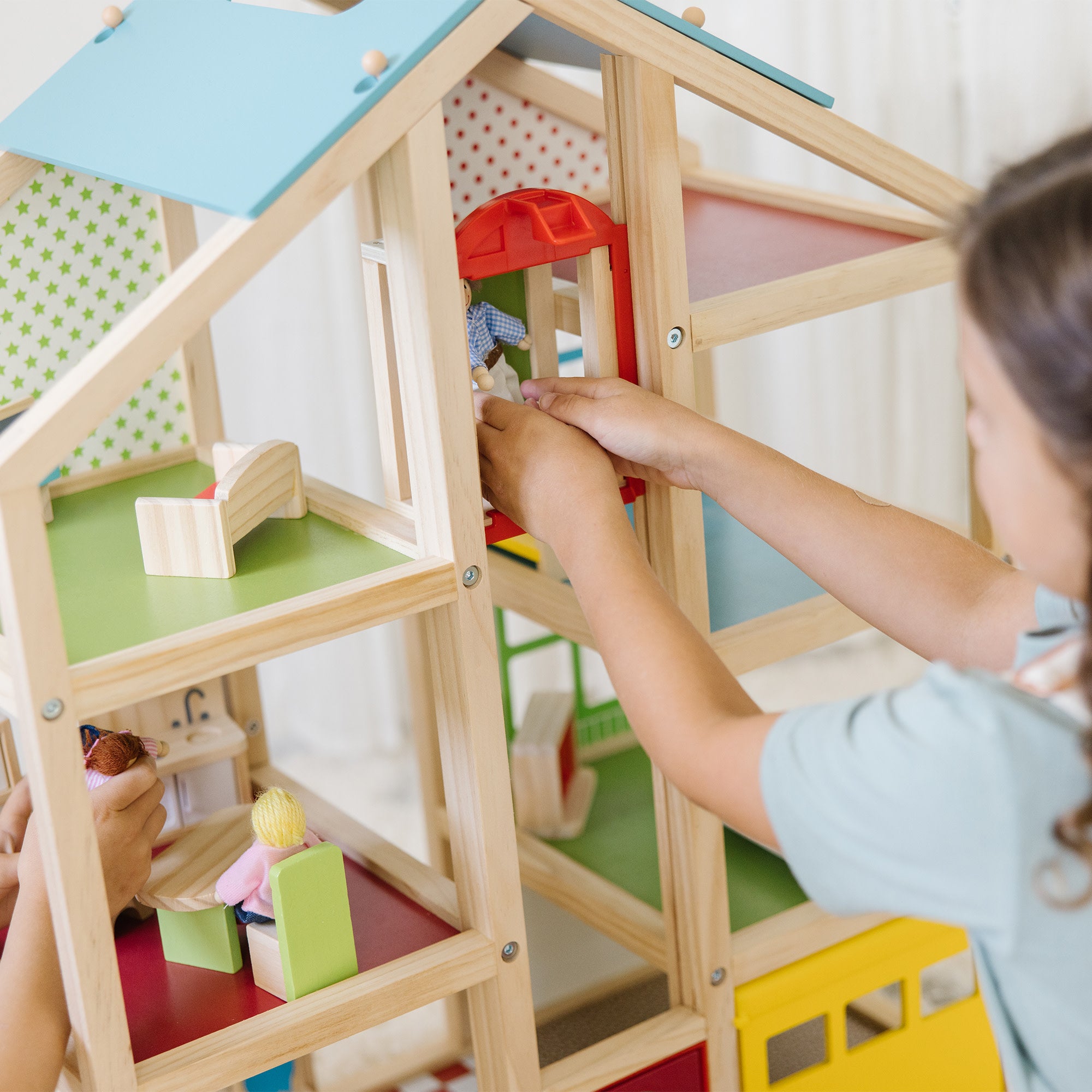 Melissa & Doug Wooden Hi-Rise Dollhouse - Image 6