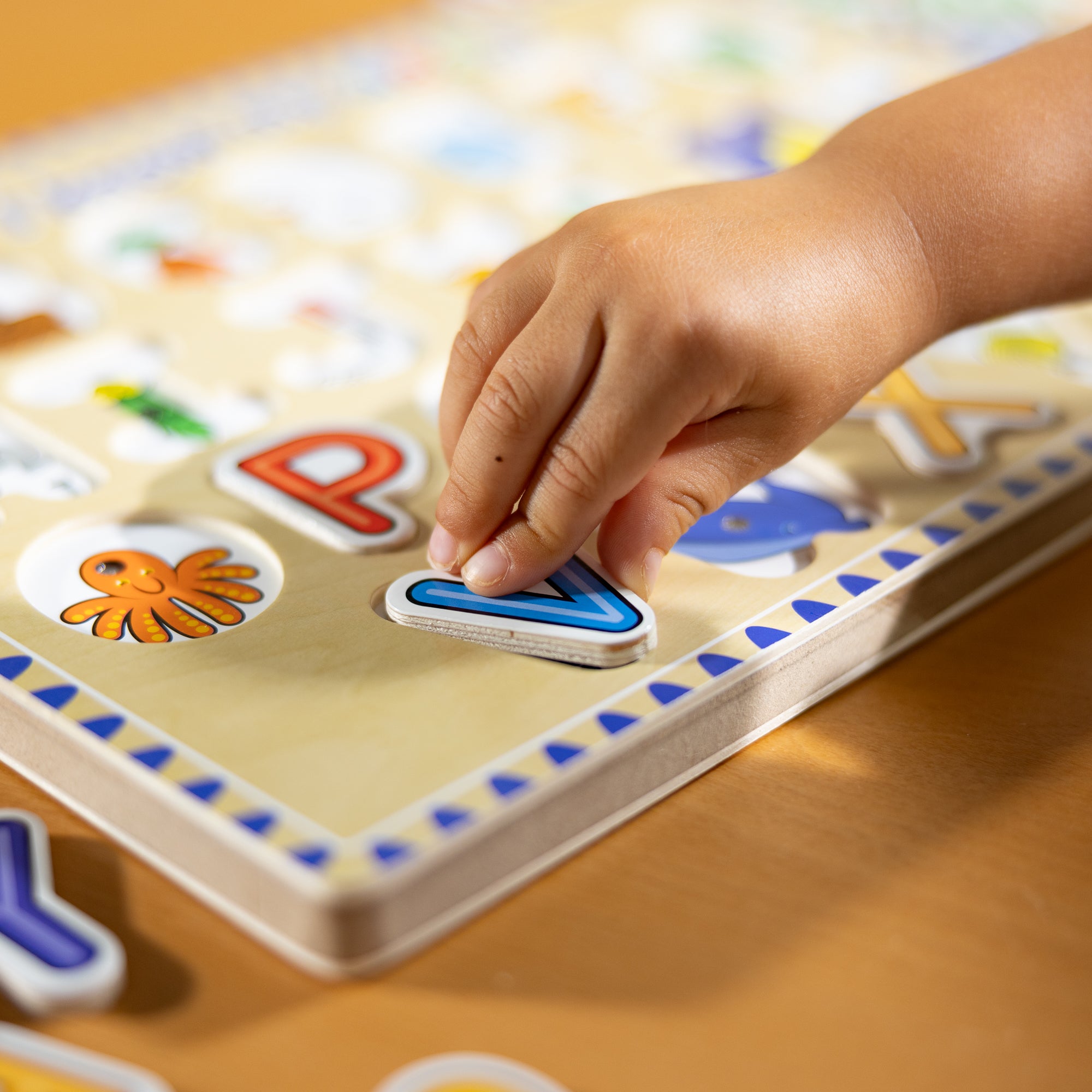 Melissa & Doug Alphabet Sound Puzzle - 26 Pieces - Image 6