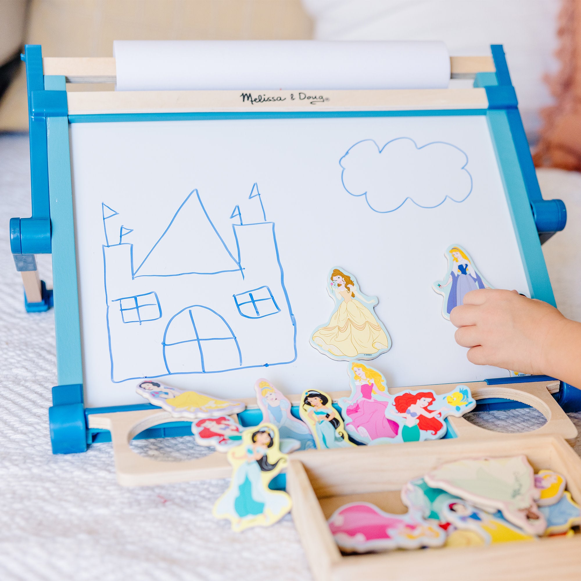 Melissa & Doug Double-Sided Magnetic Tabletop Easel - Image 8