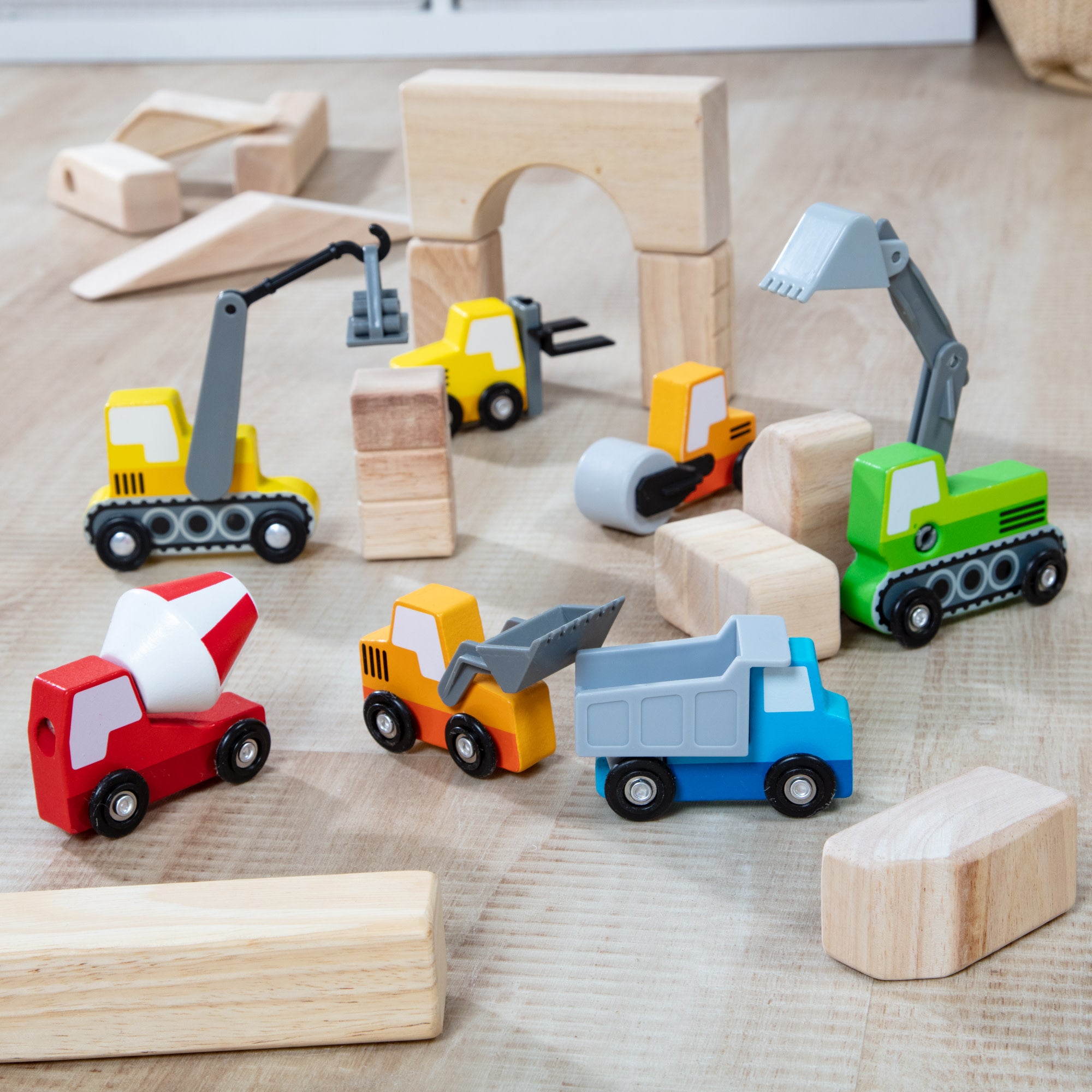 Melissa & Doug Wooden Construction Site Vehicles - Image 6