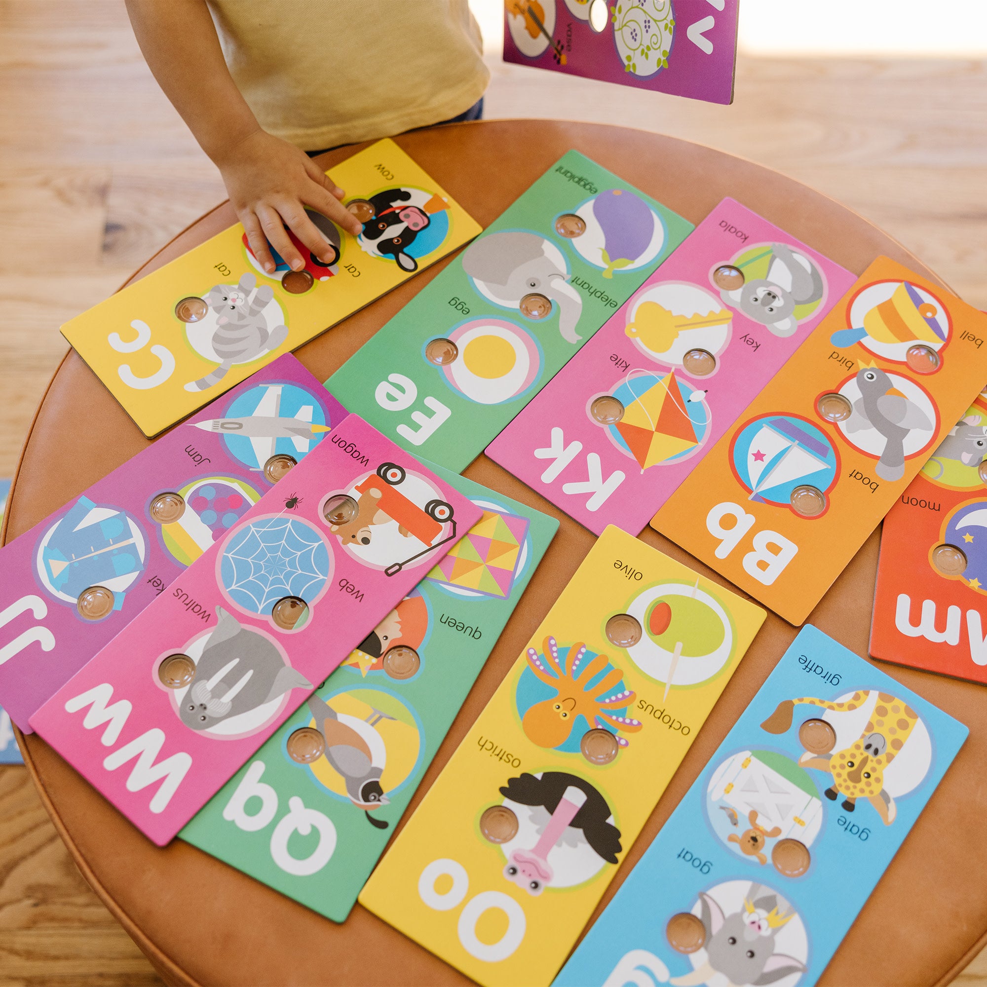 Melissa & Doug Poke-A-Dot Jumbo Alphabet Learning Cards - Image 8