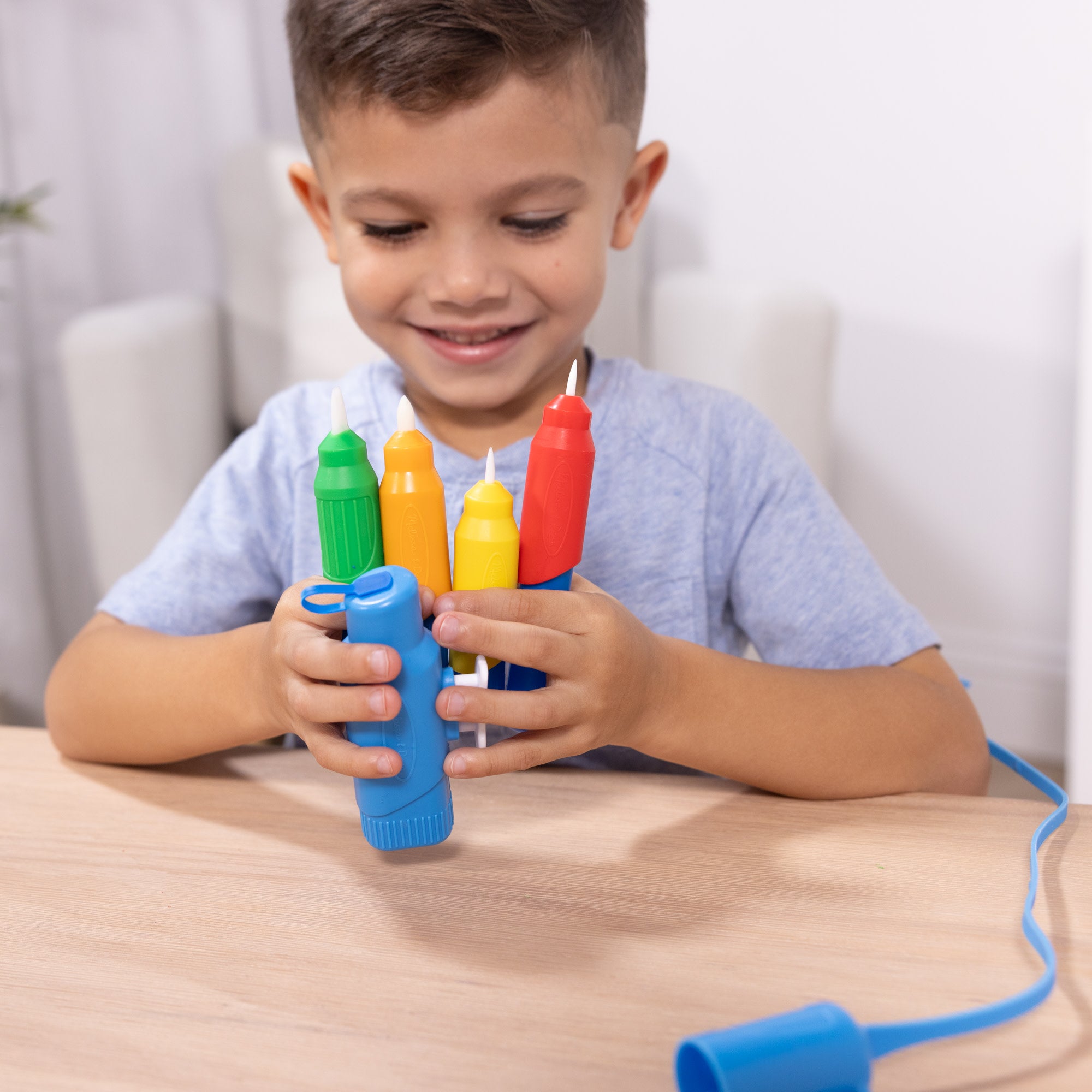 Melissa & Doug Water WOW! Multi-Activity Gift Bundle - Image 9
