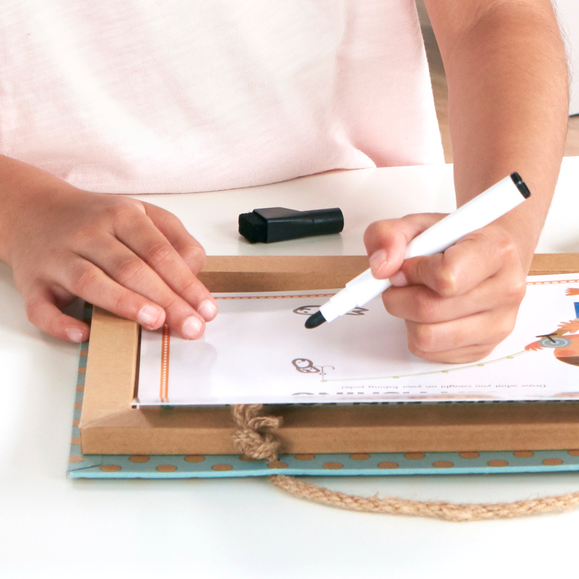 Melissa & Doug Natural Play: Play, Draw, Create Reusable Drawing & Magnet Kit ?C Ocean - Image 7
