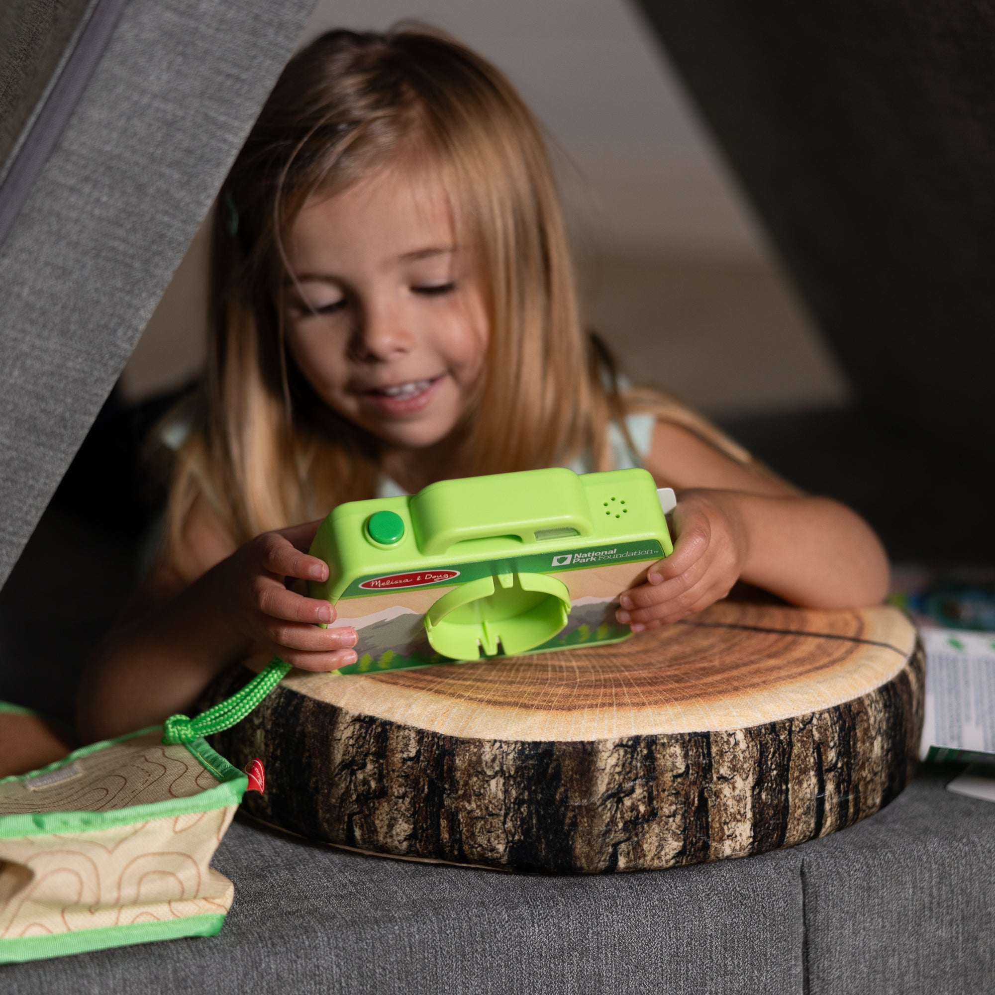 Melissa & Doug Rocky Mountain National Park Sights & Sounds Wooden Toy Camera Play Set - Image 4