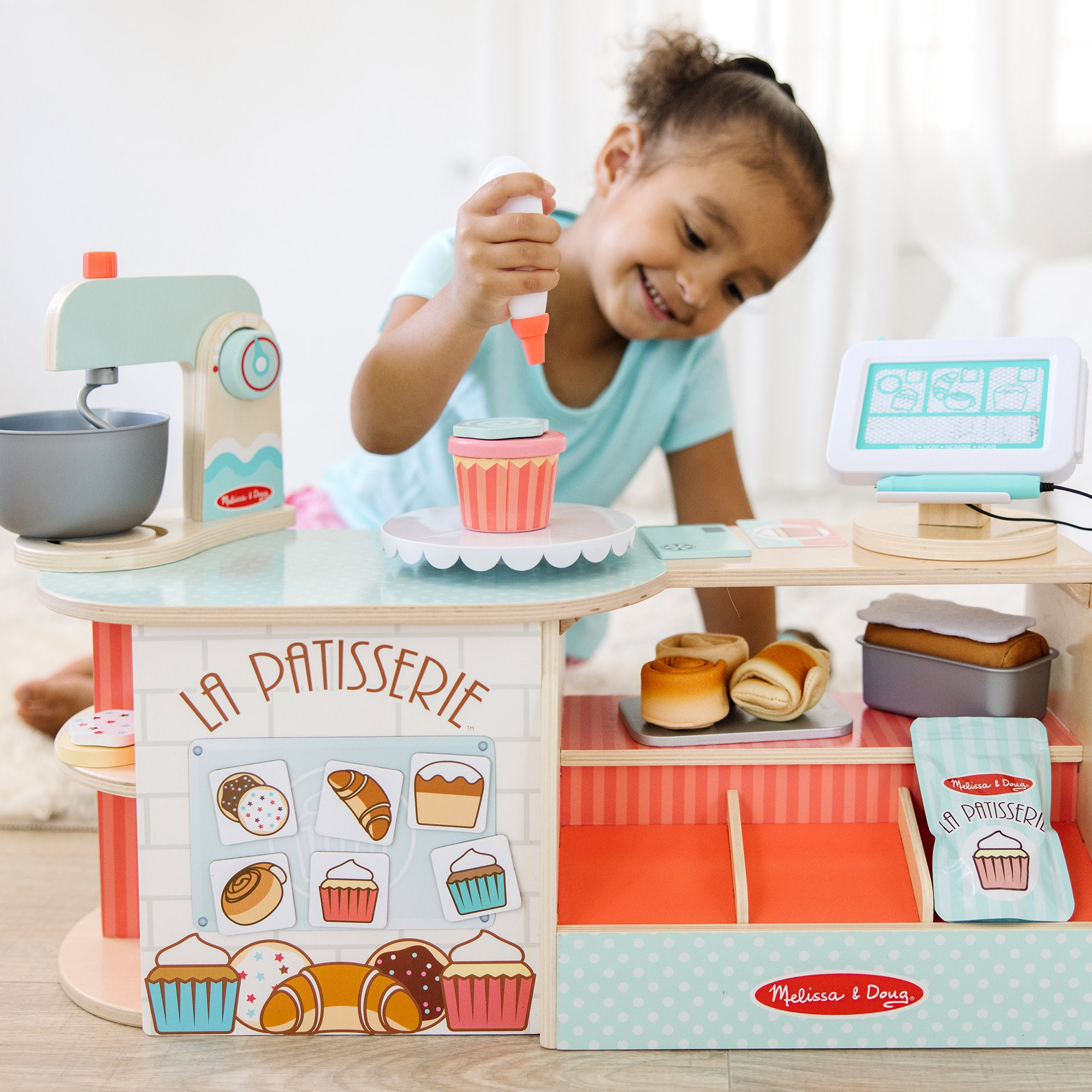 Melissa & Doug Wooden La Patisserie Bakery - Image 2