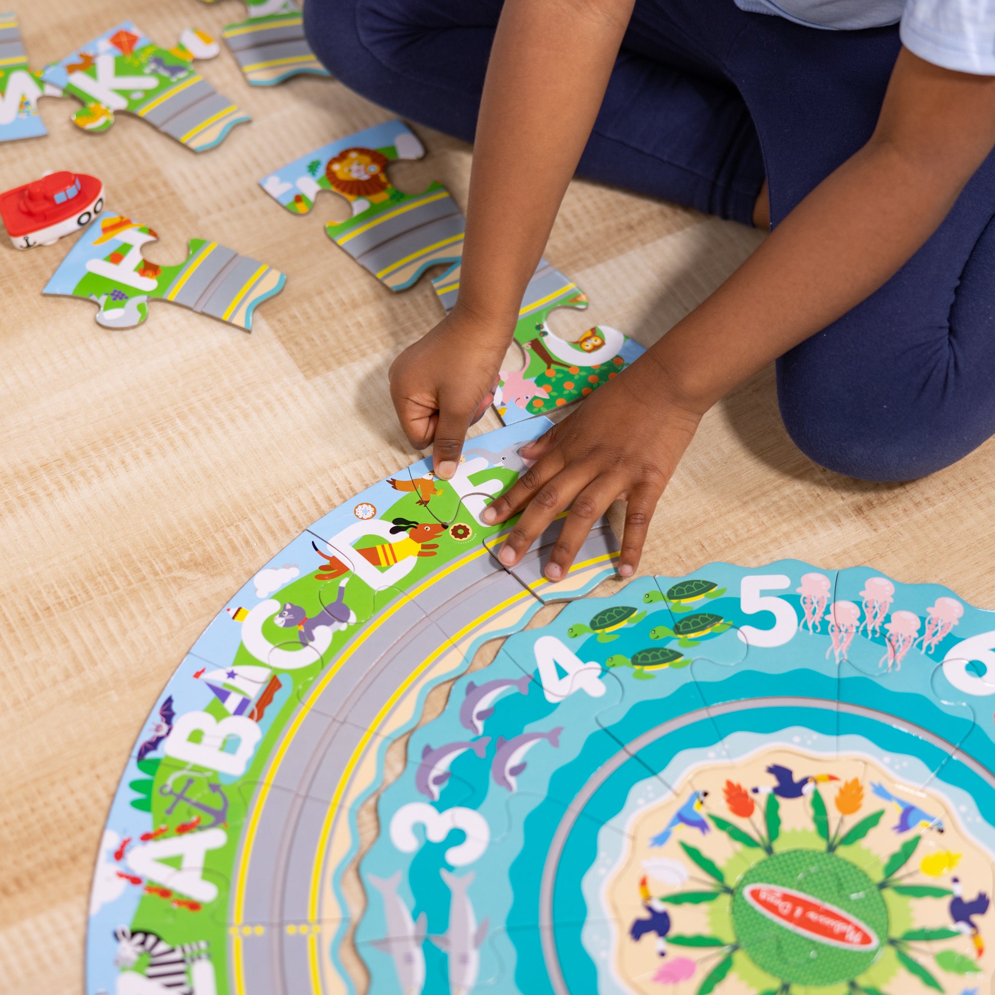 Melissa & Doug Round the Shore Tracks Floor Puzzle ?C 48 Pieces - Image 5