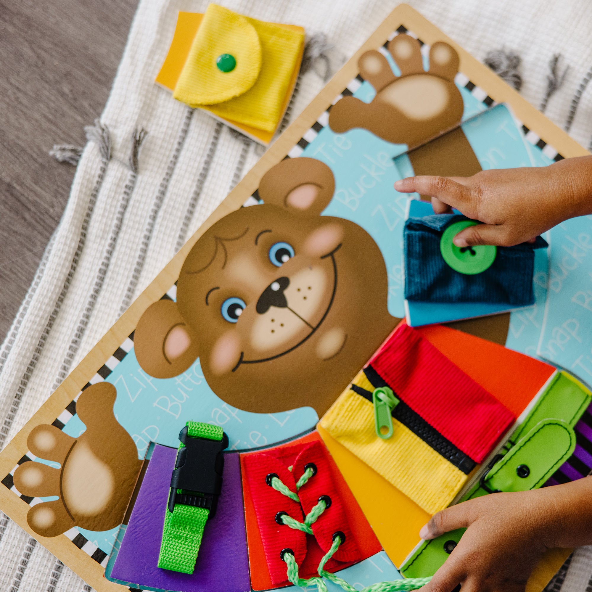Melissa & Doug Basic Skills Puzzle Board - Image 6