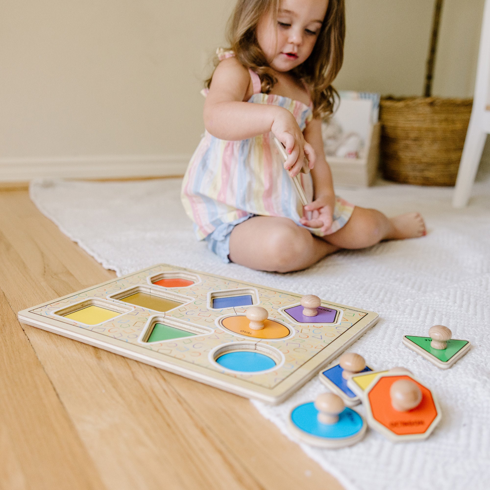 Melissa & Doug Geometric Shapes Deluxe Jumbo Peg Puzzle - 8 Pieces - Image 7