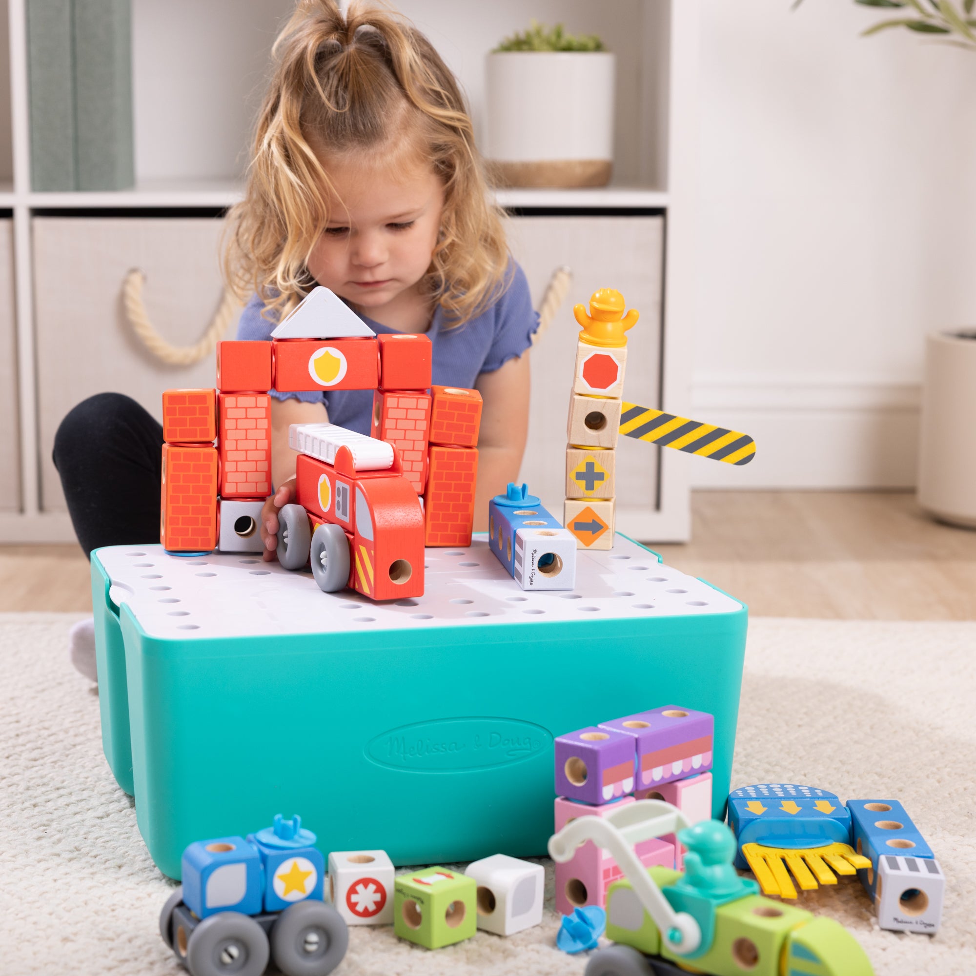 Melissa & Doug Blockables? City Deluxe Play Set - Image 5