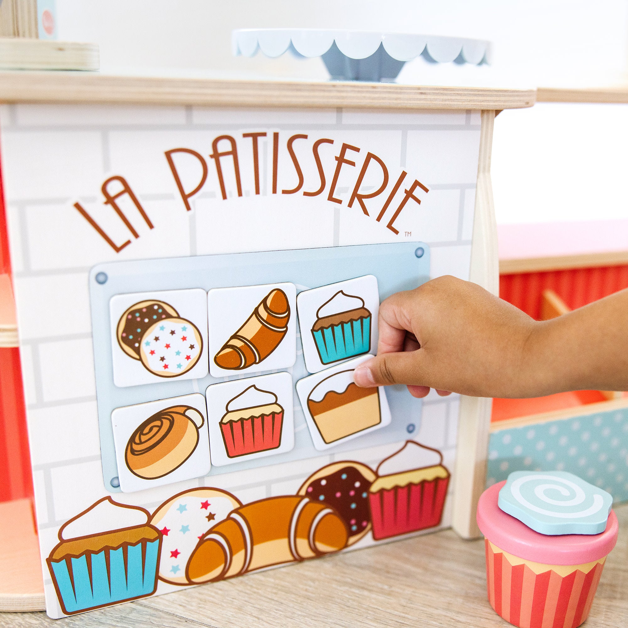 Melissa & Doug Wooden La Patisserie Bakery - Image 5