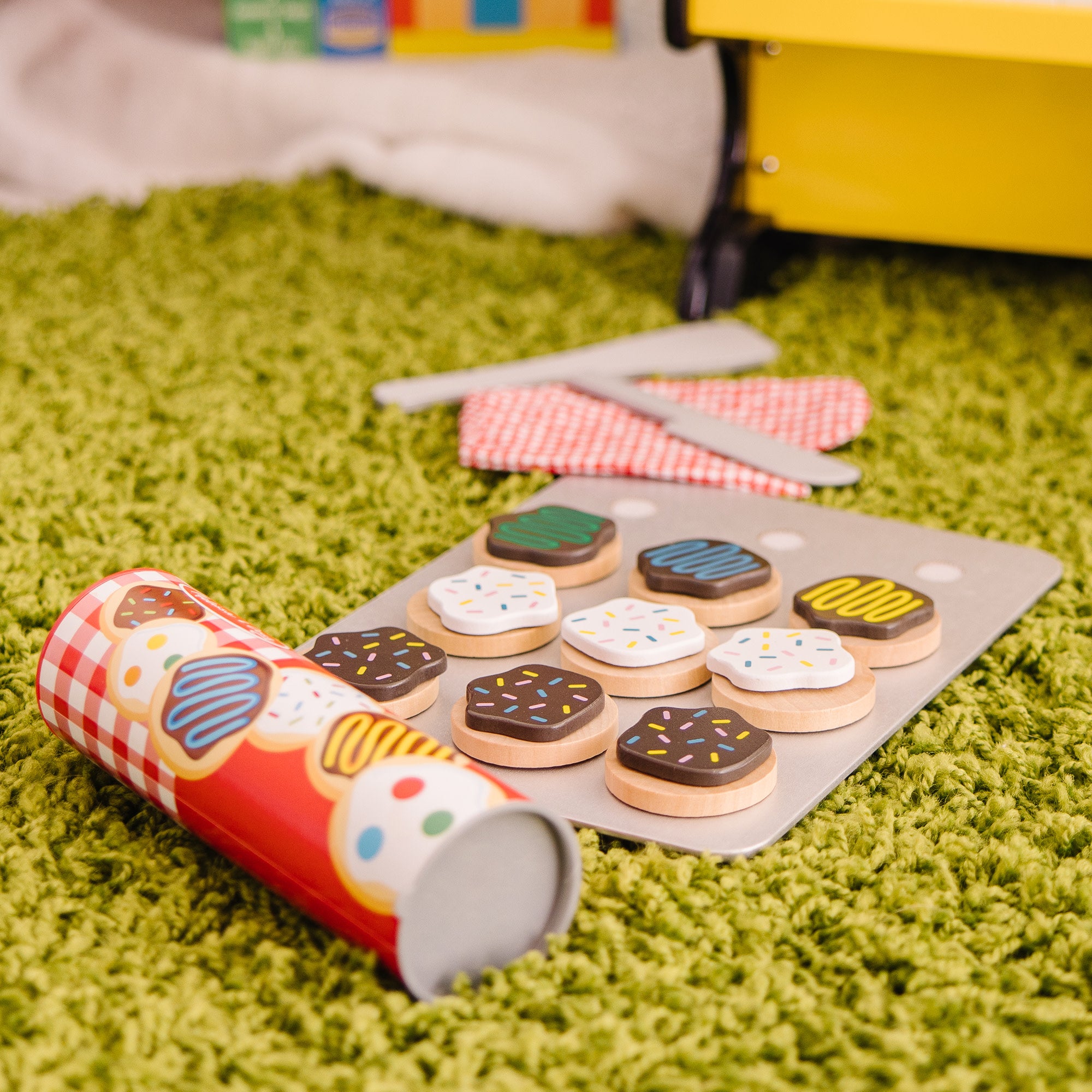 Melissa & Doug Slice & Bake Cookie Set - Wooden Play Food - Image 9