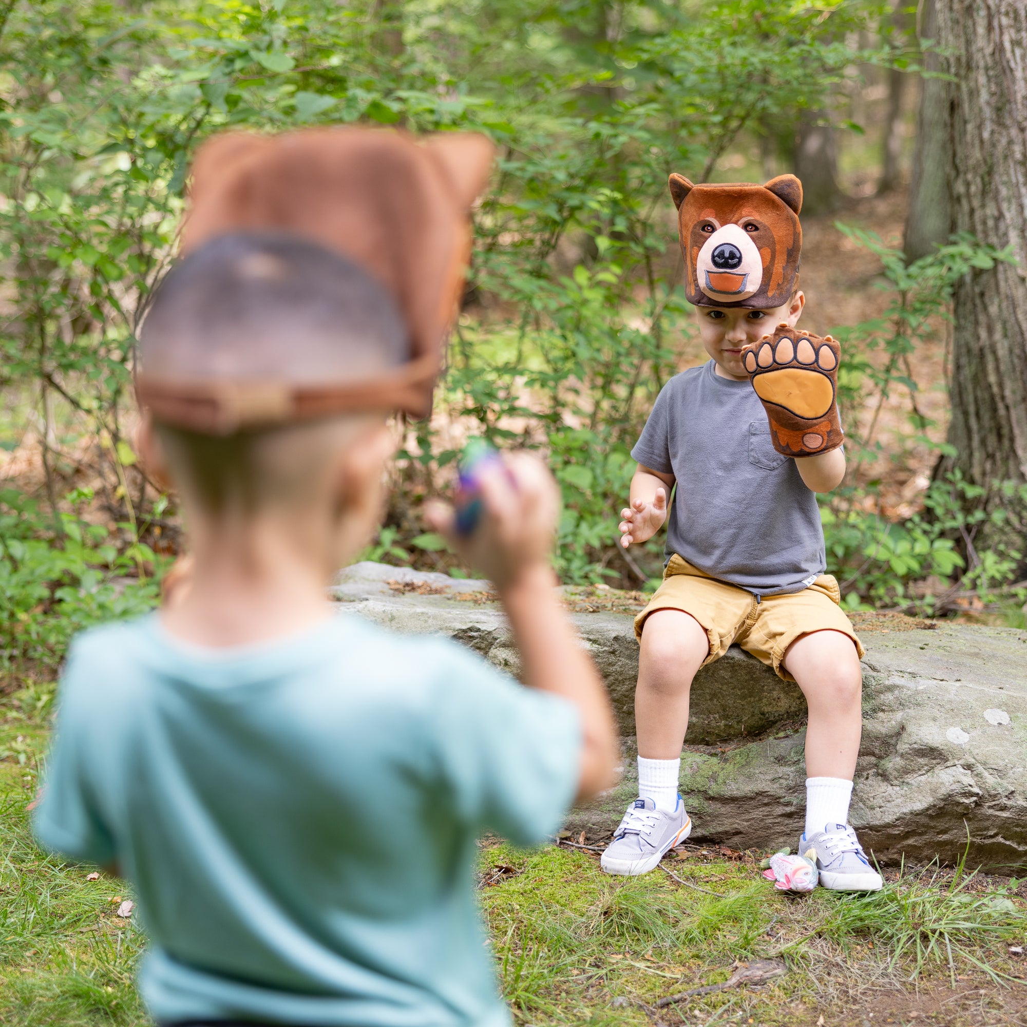 Melissa & Doug Yellowstone National Park Grizzly Bear Games - Image 2