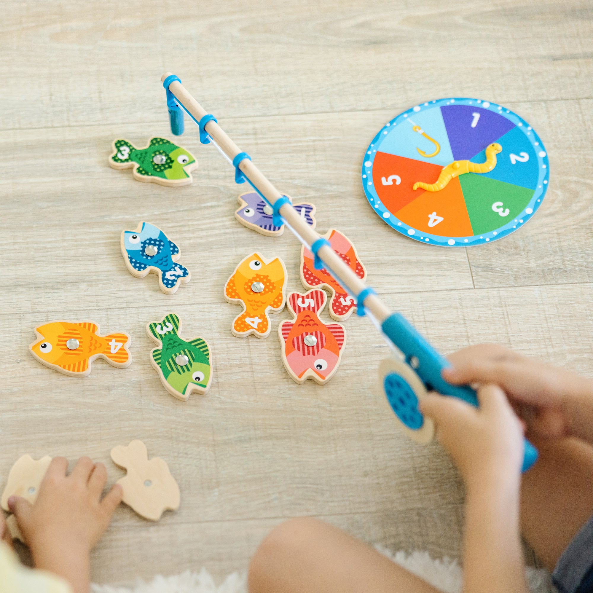 Melissa & Doug Catch & Count Fishing Game - Image 6