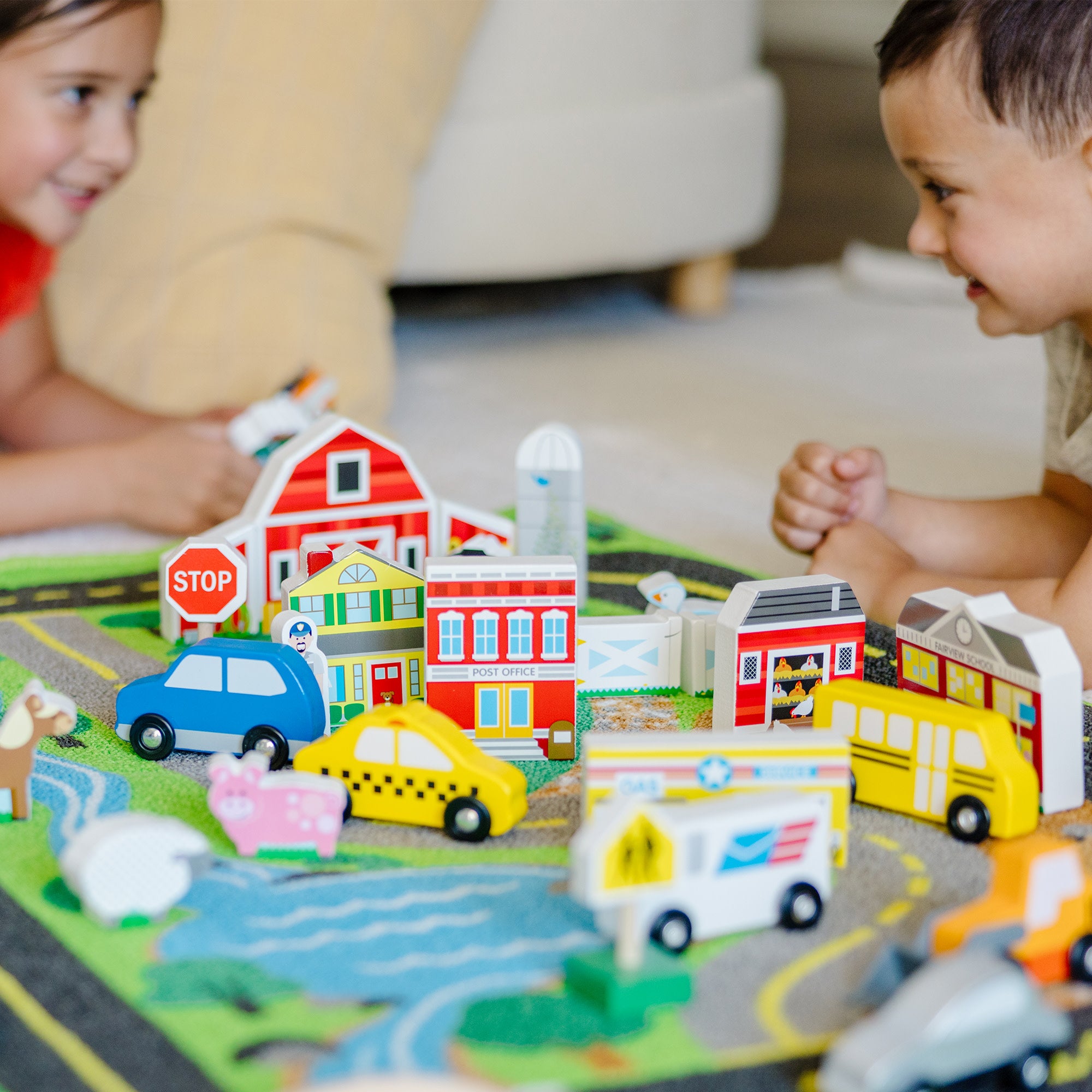 Melissa & Doug Deluxe Road Rug Play Set - Image 6
