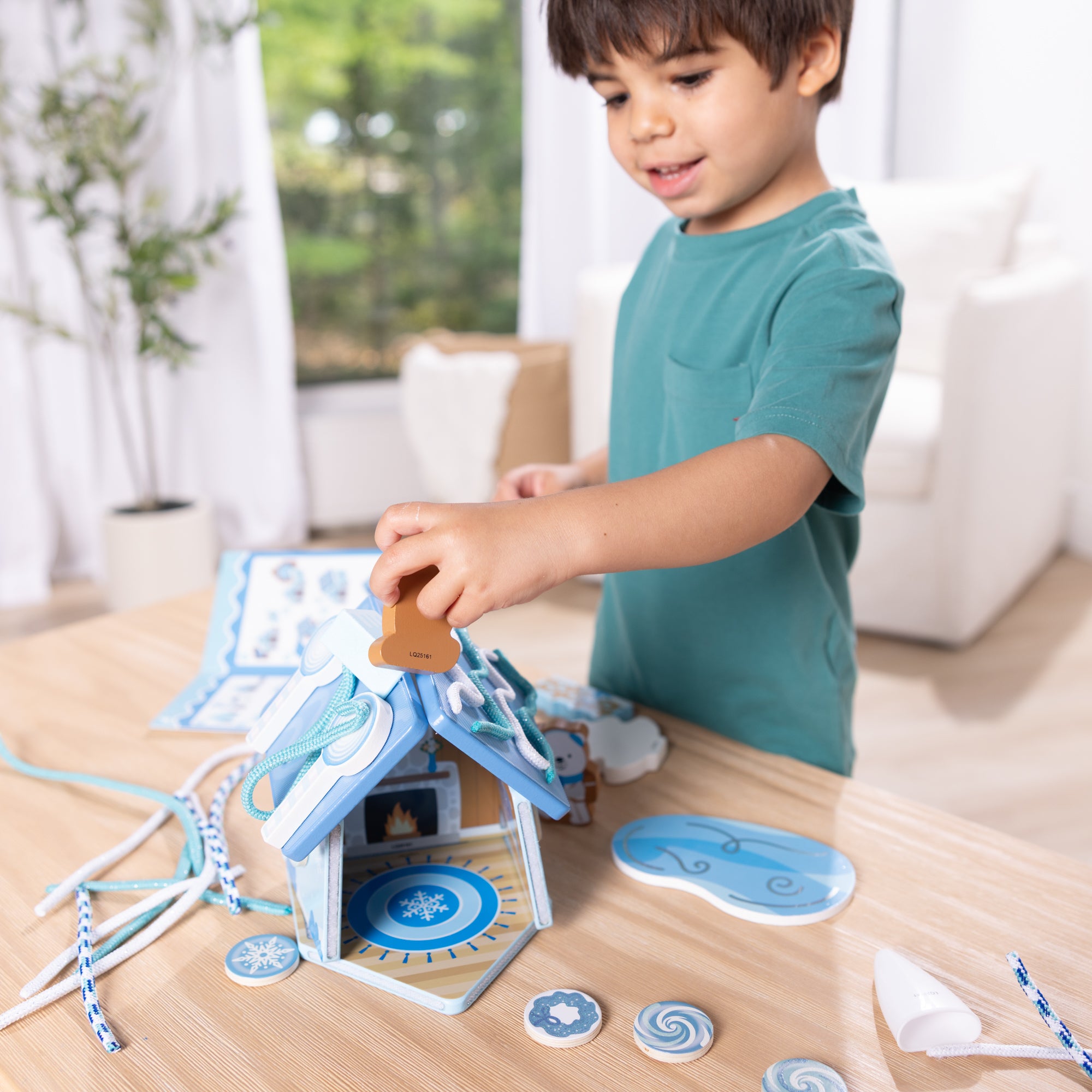 Melissa & Doug Wooden Gingerbread House Play Set ?C Winter Frost - Image 5