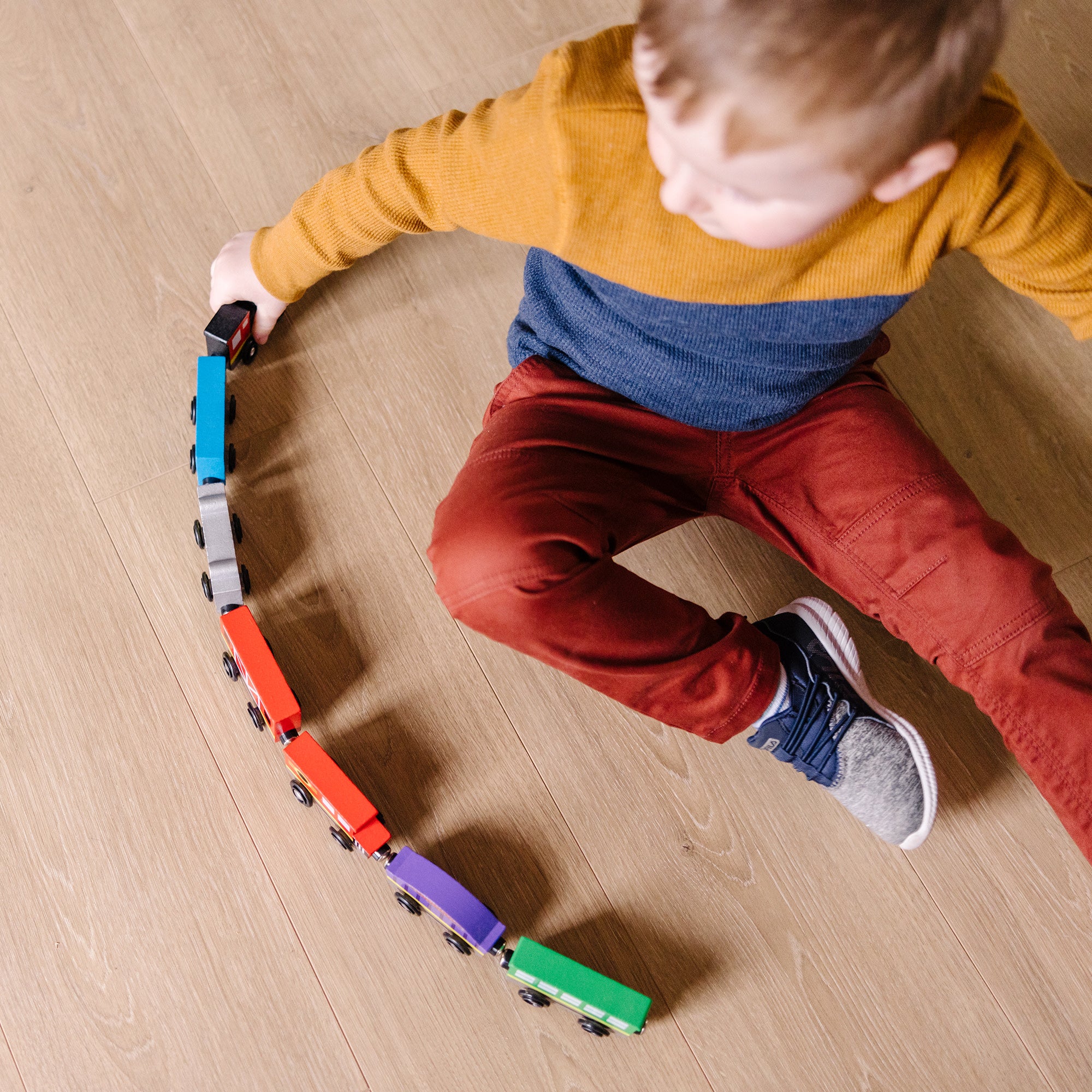 Melissa & Doug Magnetic Wooden Train Cars - Image 8