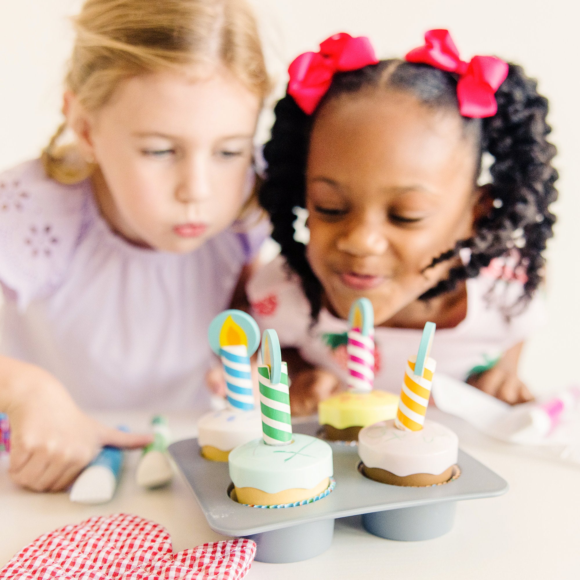 Melissa & Doug Bake & Decorate Wooden Cupcake Play Set - Image 2