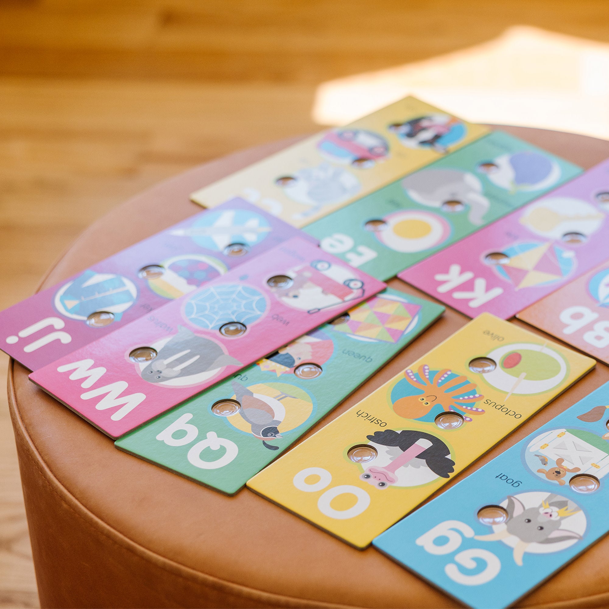 Melissa & Doug Poke-A-Dot Jumbo Alphabet Learning Cards - Image 9