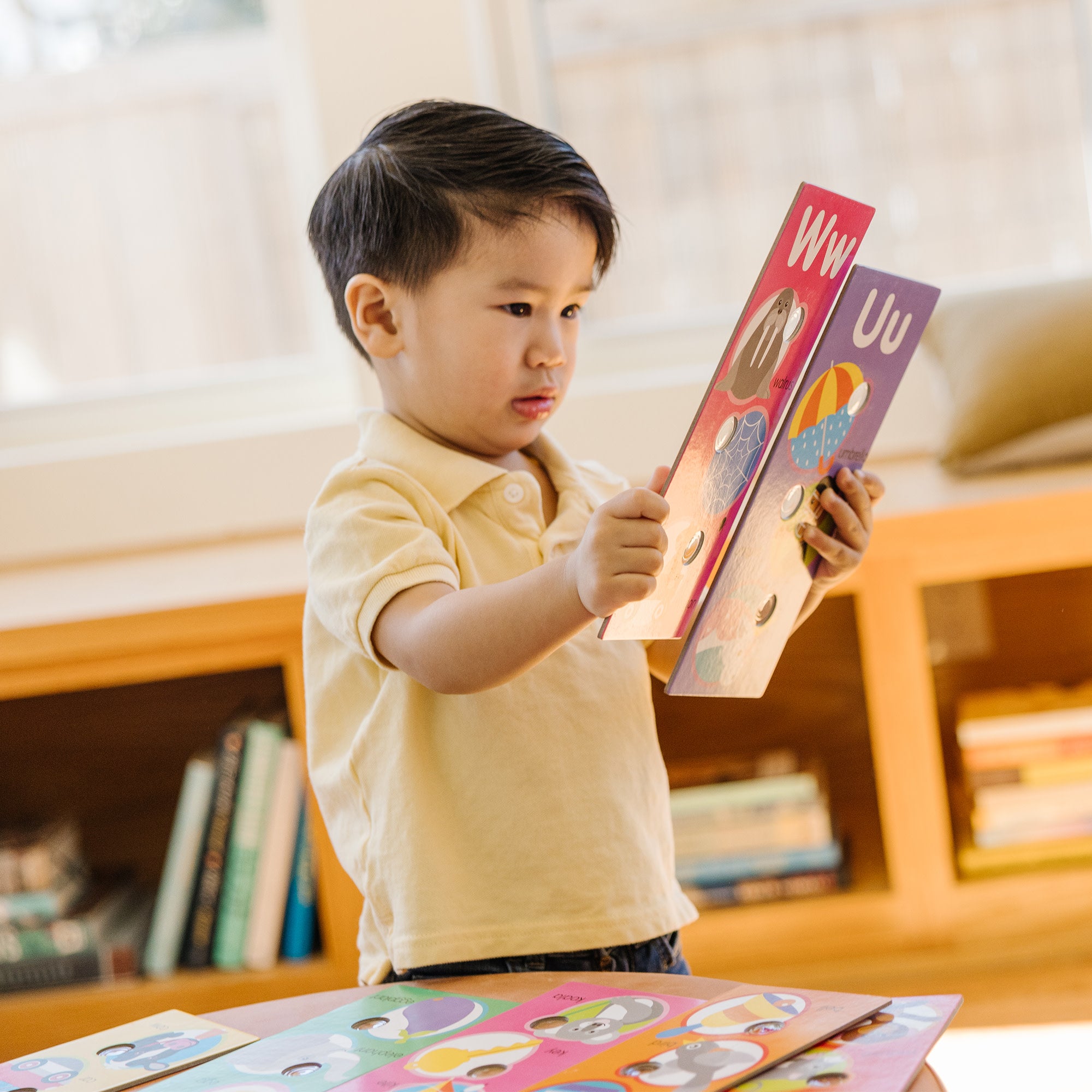Melissa & Doug Poke-A-Dot Jumbo Alphabet Learning Cards - Image 7