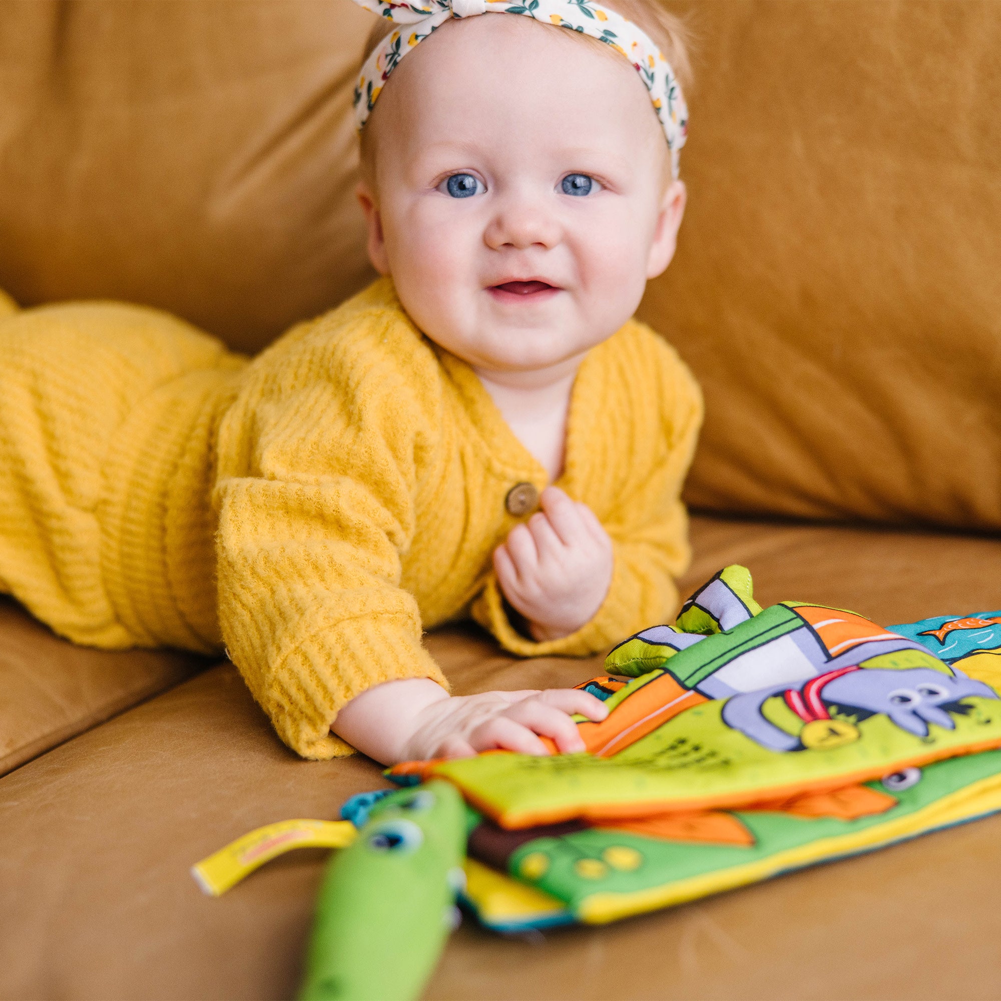 Melissa & Doug Soft Activity Book - Whose Feet? - Image 7