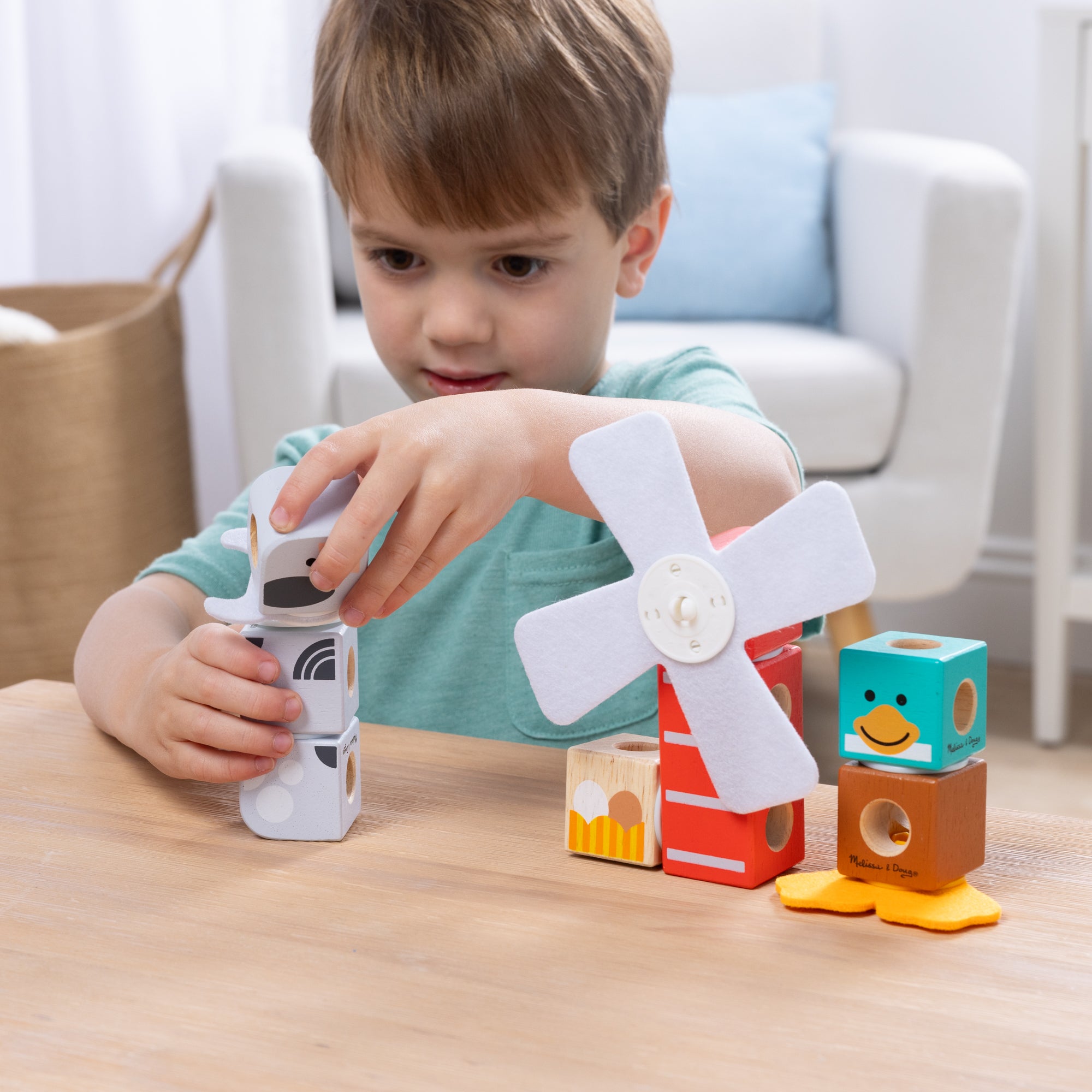 Melissa & Doug Blockables? Farm Friends Play Set - Image 2