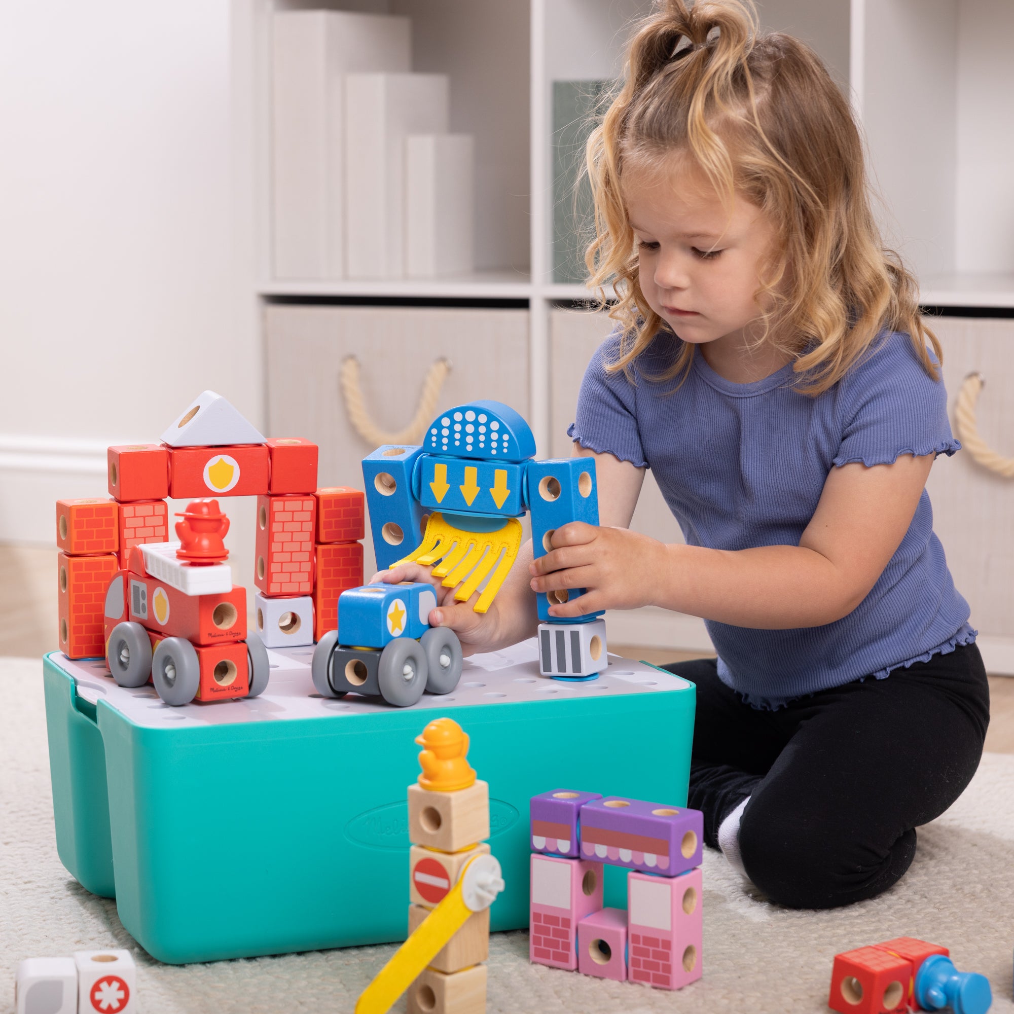 Melissa & Doug Blockables? City Deluxe Play Set - Image 7