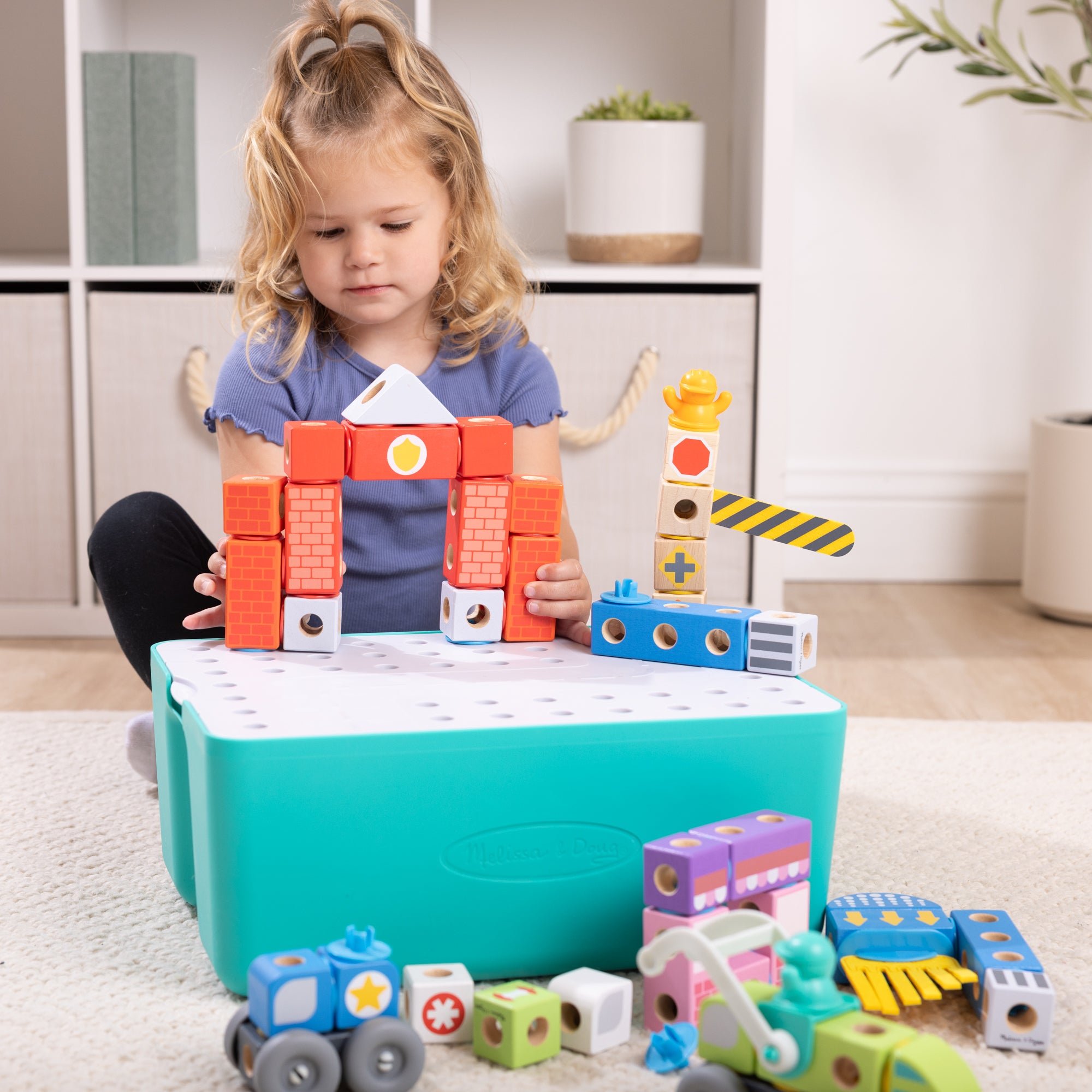 Melissa & Doug Blockables? City Deluxe Play Set - Image 2