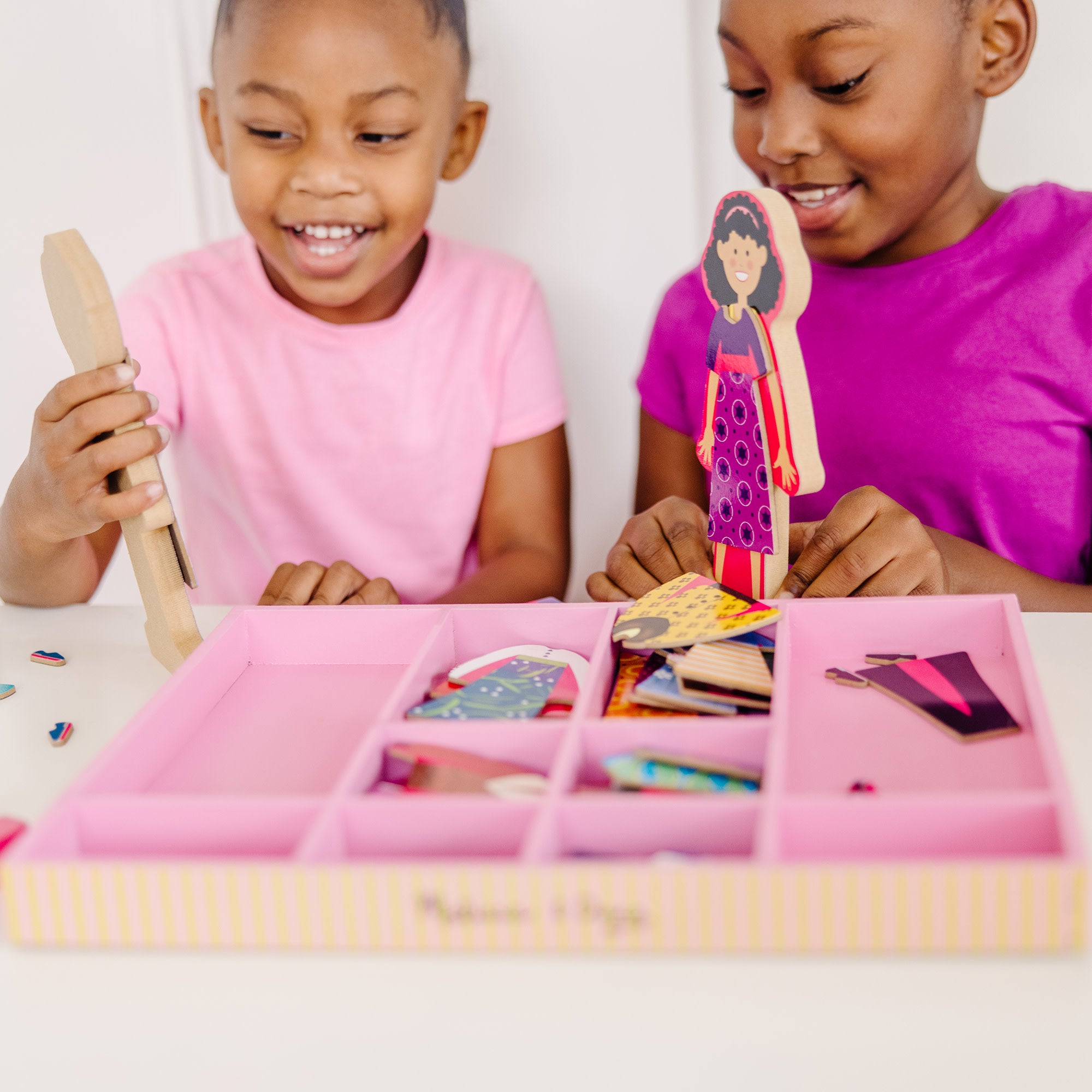 Melissa & Doug Abby & Emma Magnetic Pretend Play - Image 5