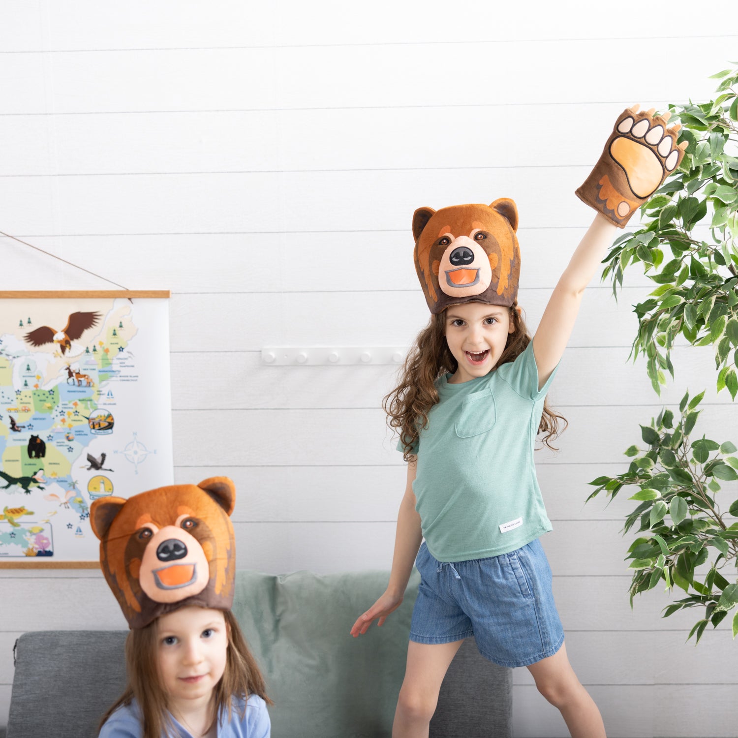Melissa & Doug Yellowstone National Park Grizzly Bear Games - Image 7